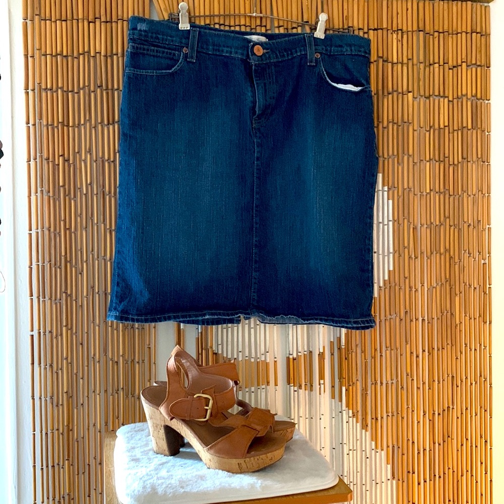 ON stretch above knee Jean skirt